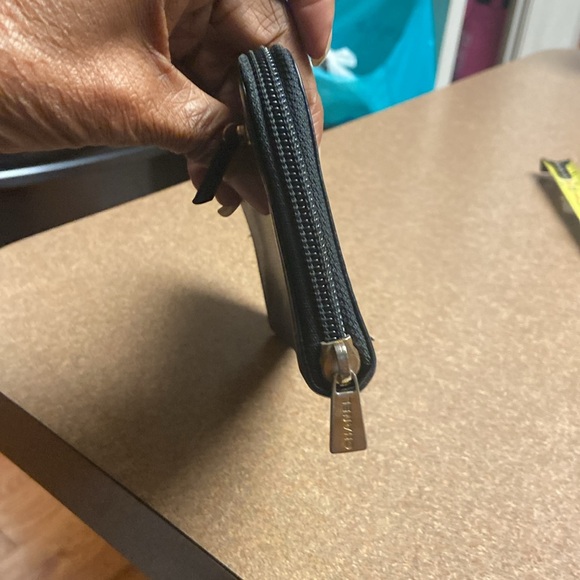 Chanel Caviar Zip Around Wallet - Picture 2 of 13